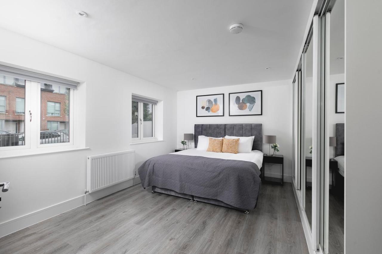 Skyvillion - London Enfield Chase Apartments With Parking & Wifi Dış mekan fotoğraf