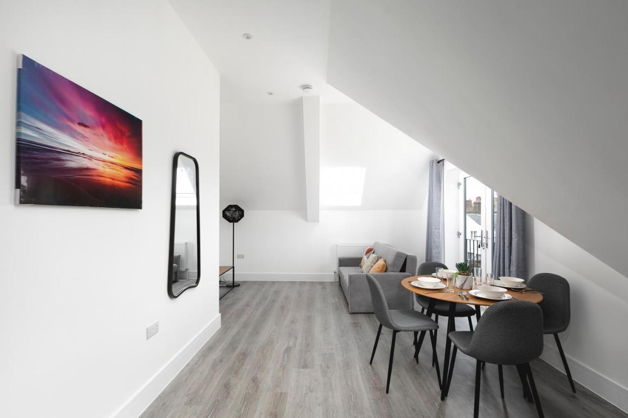 Skyvillion - London Enfield Chase Apartments With Parking & Wifi Dış mekan fotoğraf