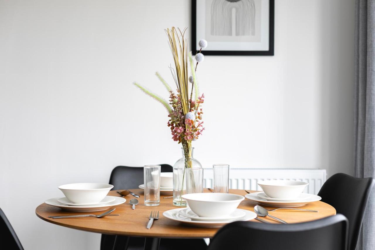 Skyvillion - London Enfield Chase Apartments With Parking & Wifi Dış mekan fotoğraf