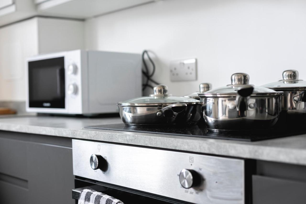 Skyvillion - London Enfield Chase Apartments With Parking & Wifi Dış mekan fotoğraf