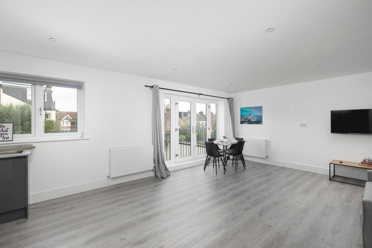 Skyvillion - London Enfield Chase Apartments With Parking & Wifi Dış mekan fotoğraf