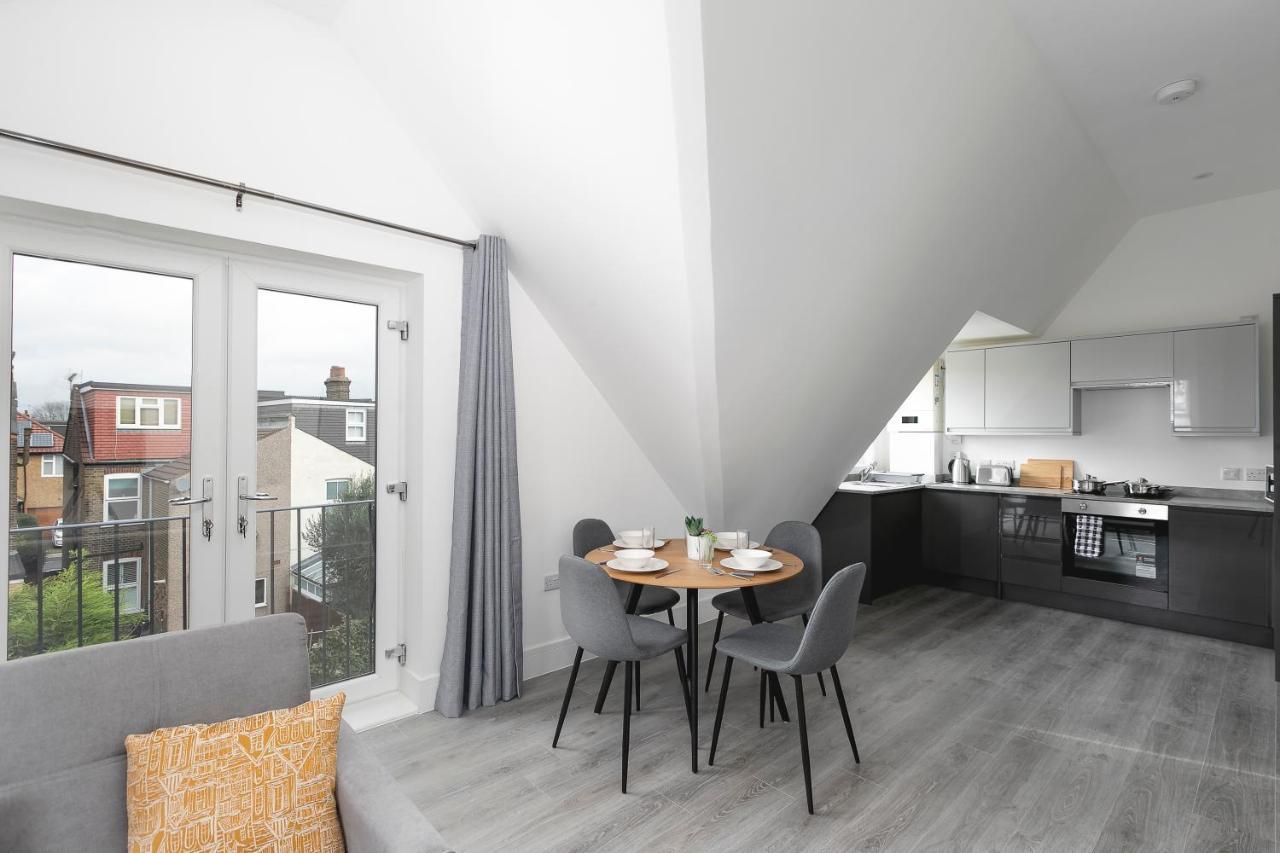 Skyvillion - London Enfield Chase Apartments With Parking & Wifi Dış mekan fotoğraf