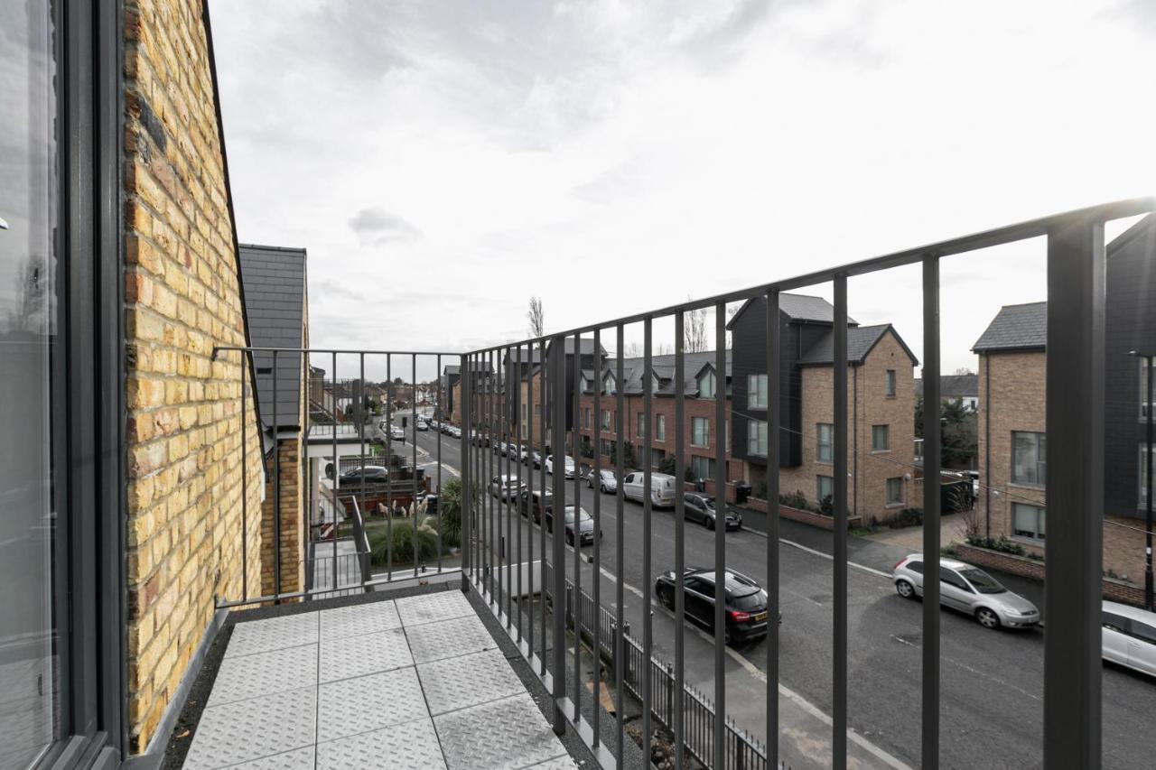 Skyvillion - London Enfield Chase Apartments With Parking & Wifi Dış mekan fotoğraf