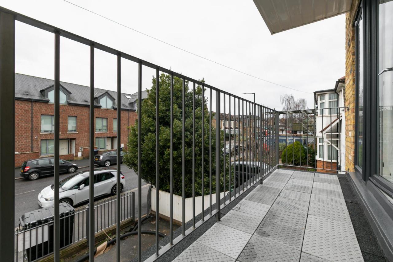 Skyvillion - London Enfield Chase Apartments With Parking & Wifi Dış mekan fotoğraf