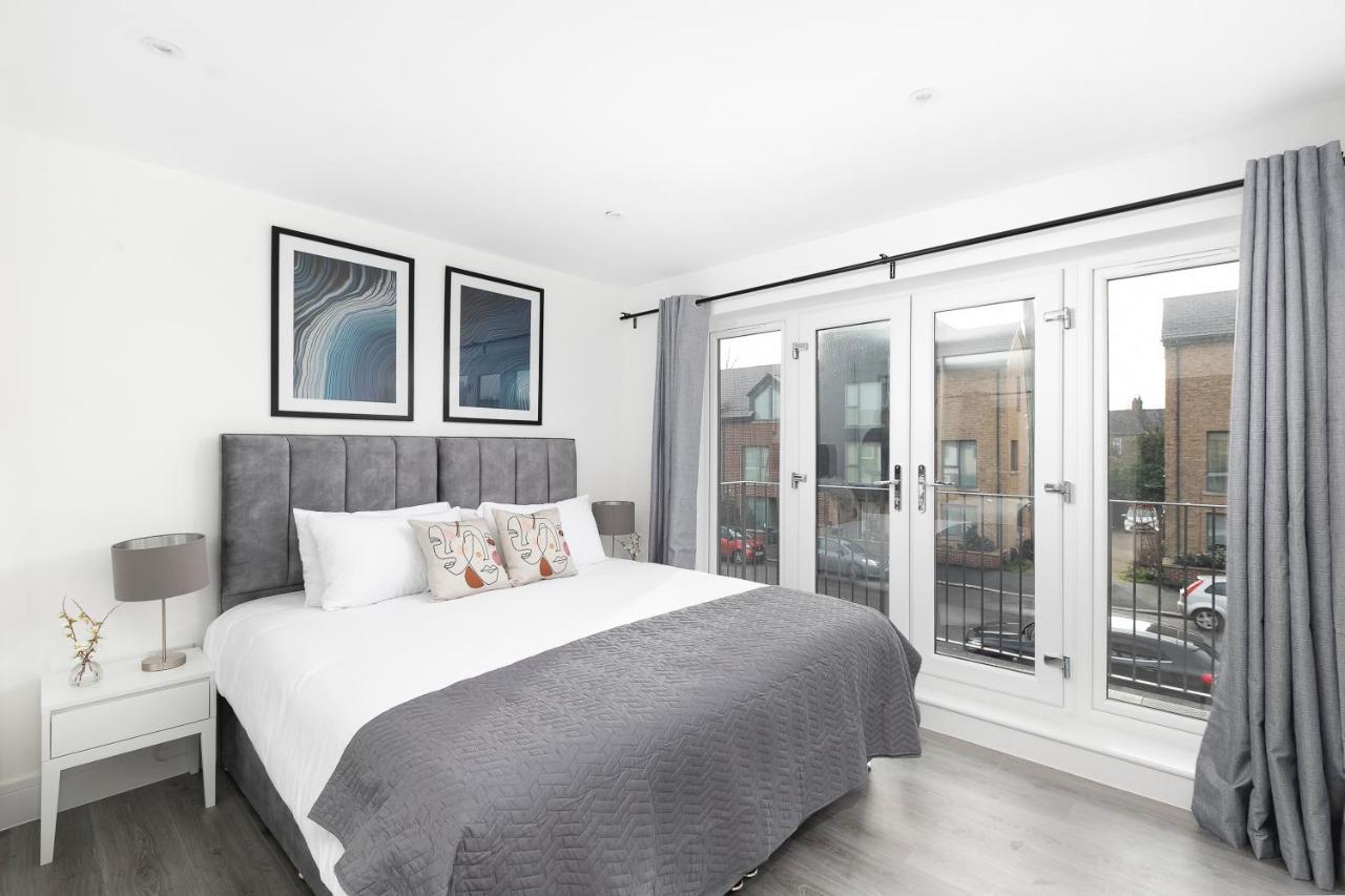 Skyvillion - London Enfield Chase Apartments With Parking & Wifi Dış mekan fotoğraf