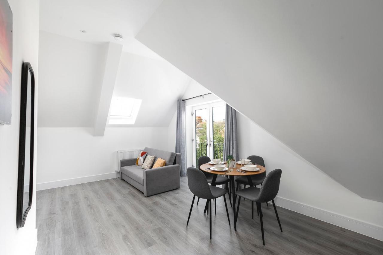Skyvillion - London Enfield Chase Apartments With Parking & Wifi Dış mekan fotoğraf