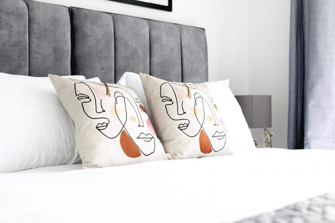 Skyvillion - London Enfield Chase Apartments With Parking & Wifi Dış mekan fotoğraf