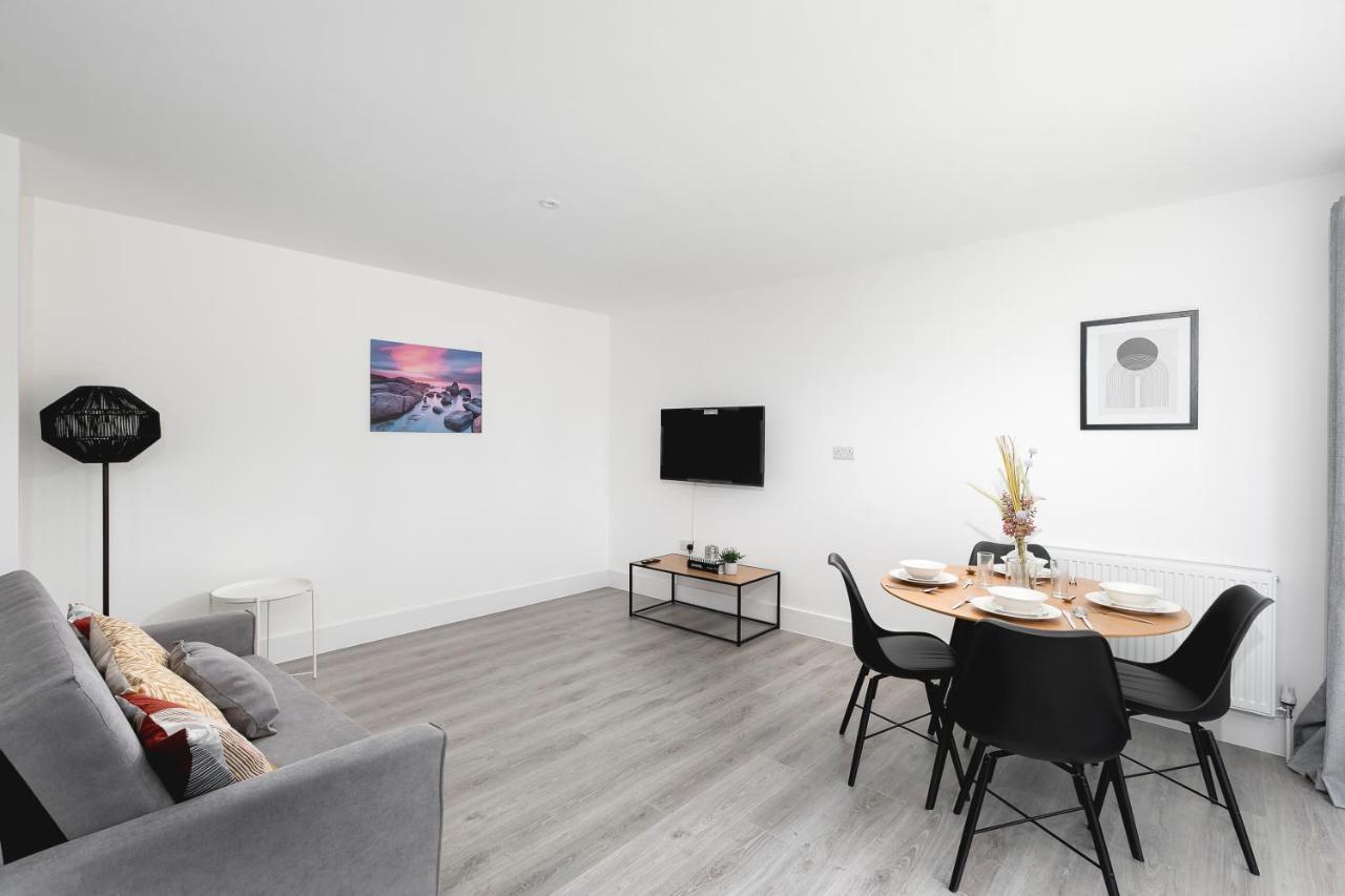 Skyvillion - London Enfield Chase Apartments With Parking & Wifi Dış mekan fotoğraf