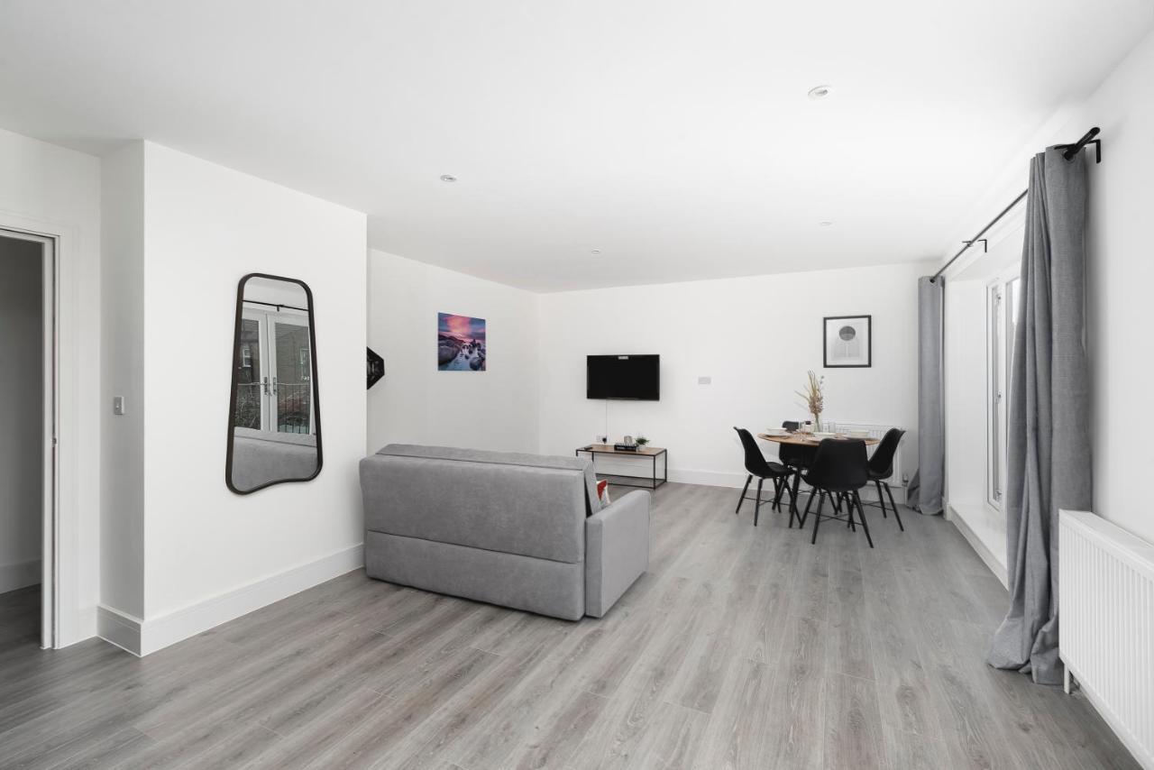Skyvillion - London Enfield Chase Apartments With Parking & Wifi Dış mekan fotoğraf
