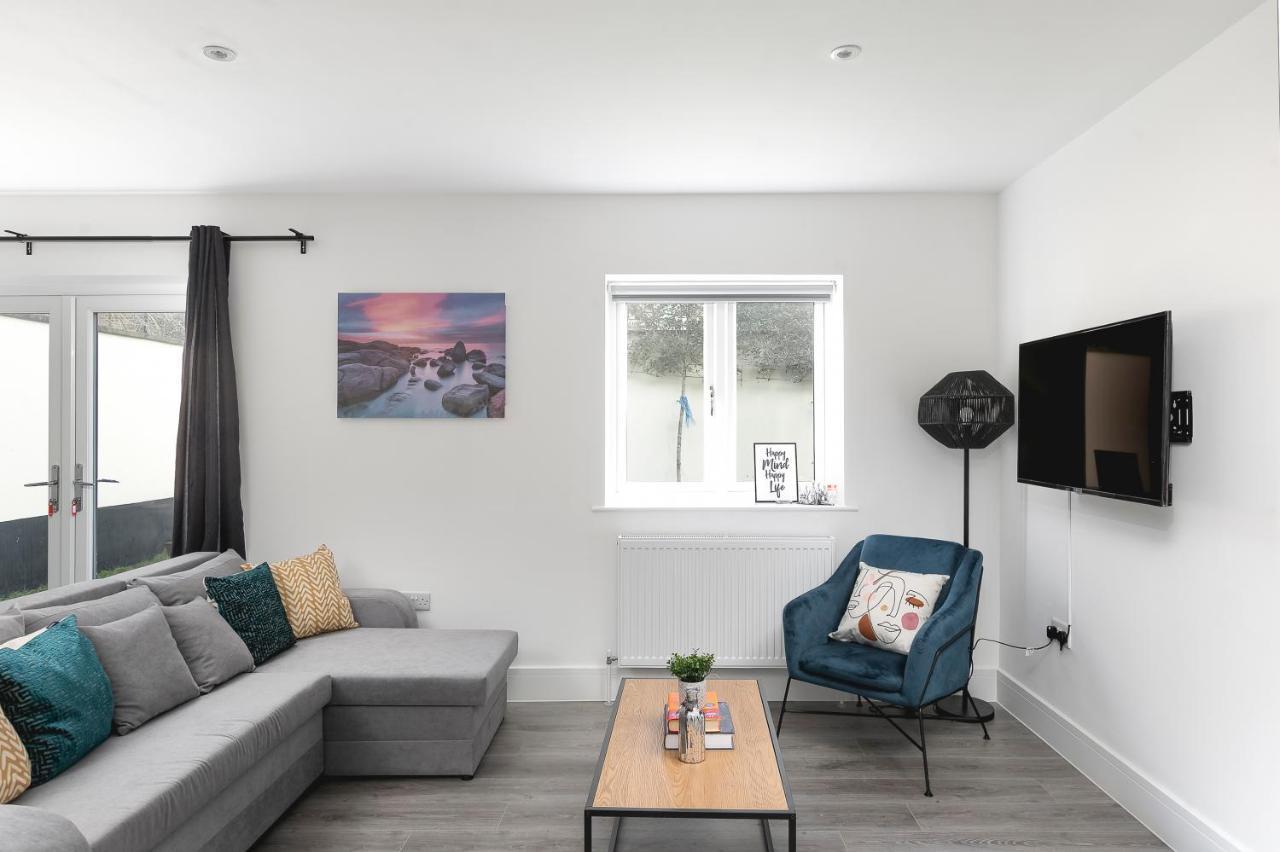Skyvillion - London Enfield Chase Apartments With Parking & Wifi Dış mekan fotoğraf